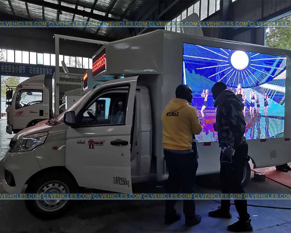 HOWO LED screen truck