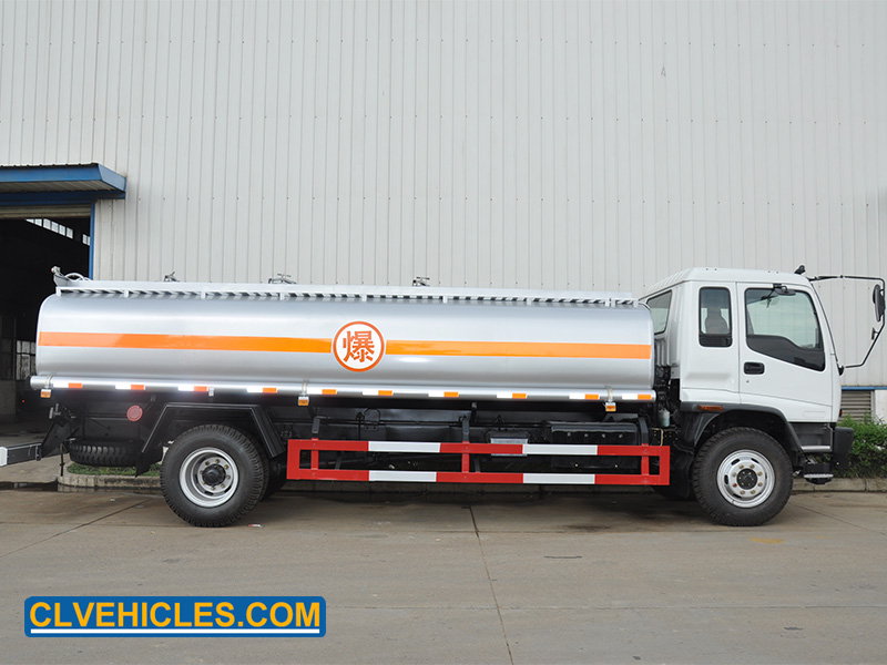 ISUZU oil tank truck