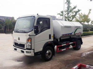 Hook Lift Garbage Truck