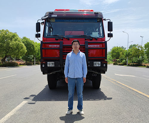 One Unit of HOWO 4x4 AWD Dry Powder and Foam Tank Fire Truck Ship to Nigeria