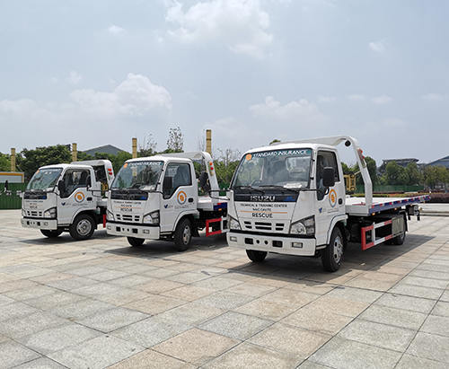 3 units of ISUZU 600P Flatbet Wrecker Truck Ship to Philippines