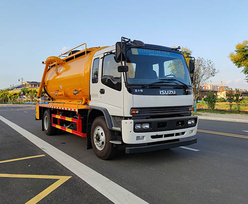 One Unit Of ISUZU FTR Sewage Suction Trucks Ship To Qatar